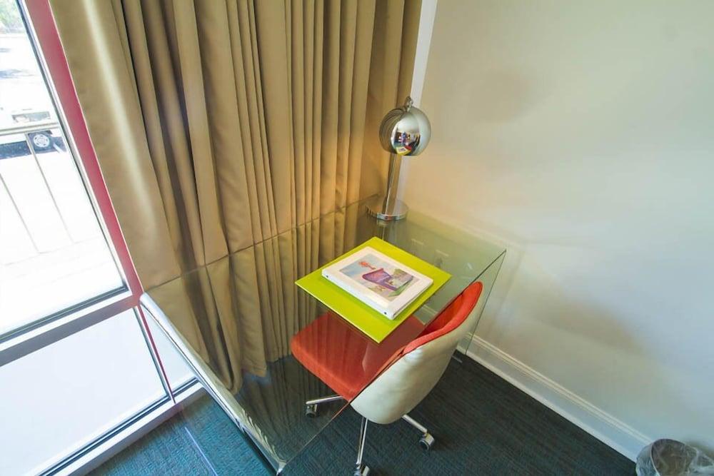 Mother Earth Motor Lodge