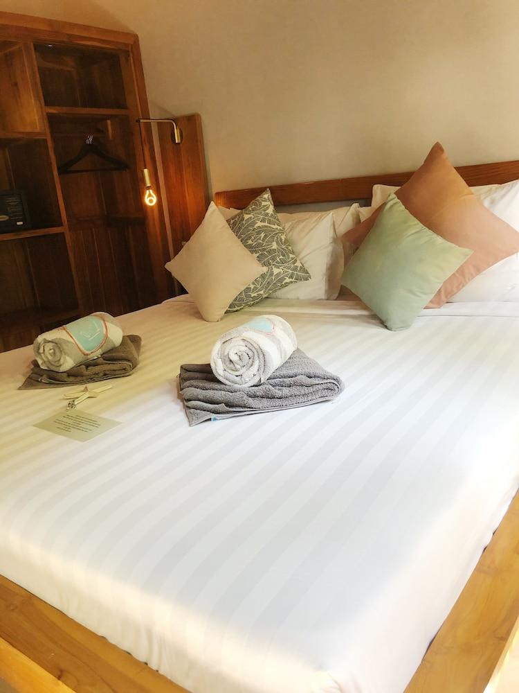 Kalua Boutique Bungalows