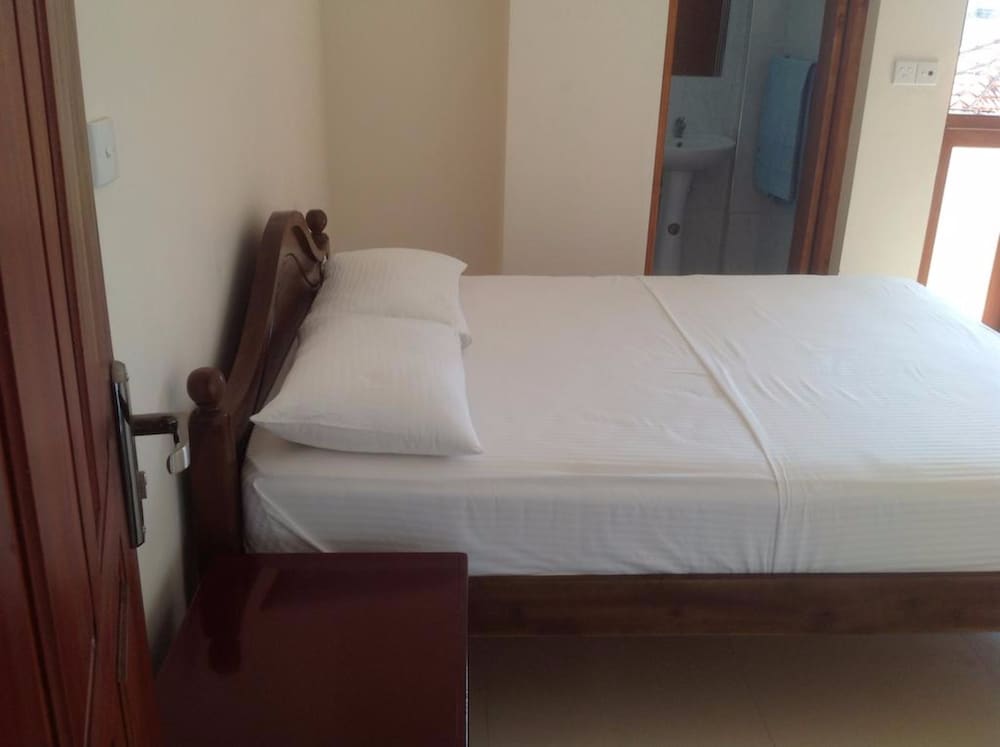 Araliya Blue Beach View Hotel