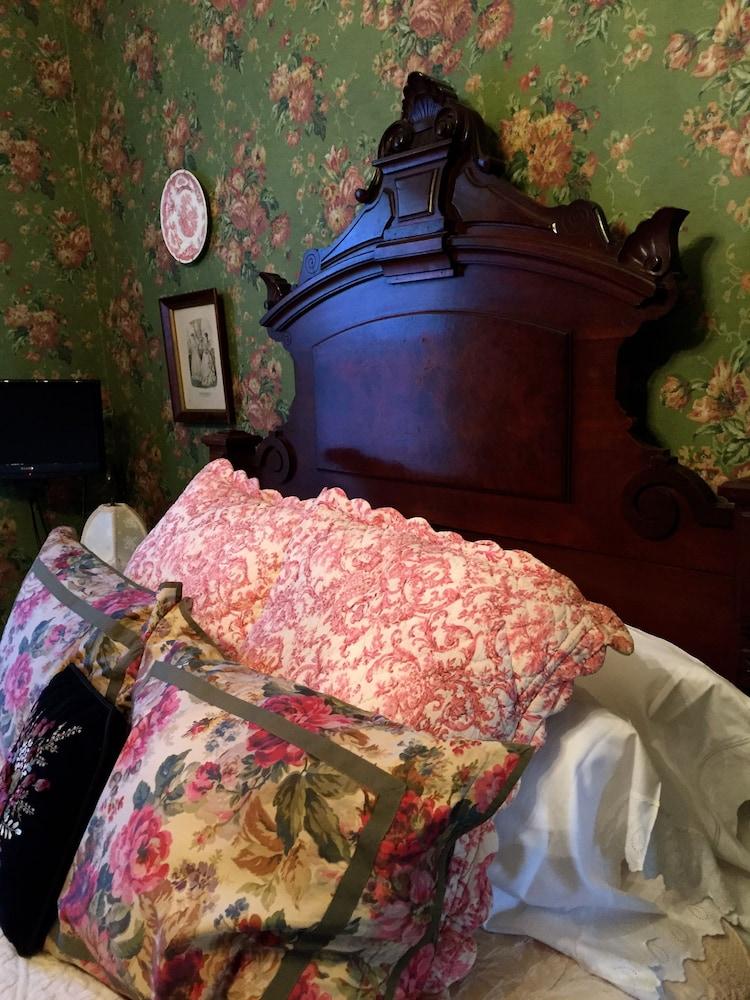 Annie Wiggins Guest House