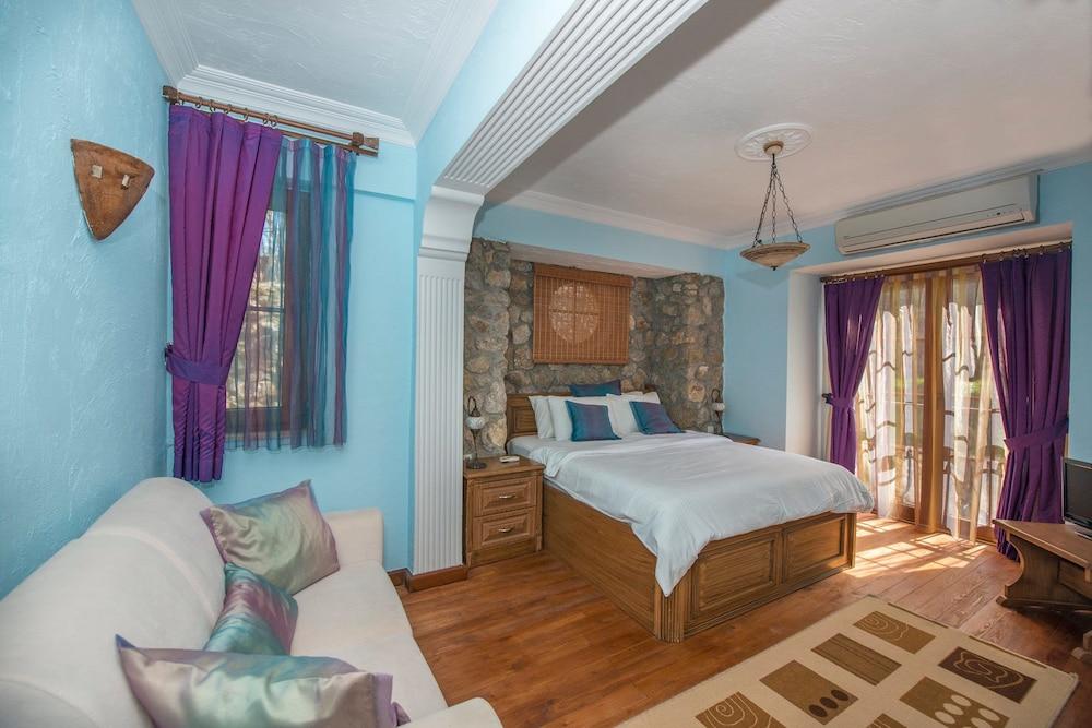 The Olive Tree Studios - Adults Only