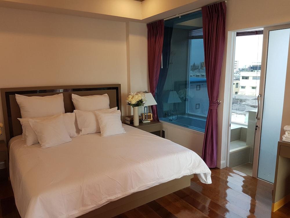 S.E.T Thanmongkol Residence