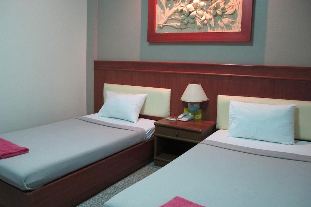 Picnic Sriracha Hotel