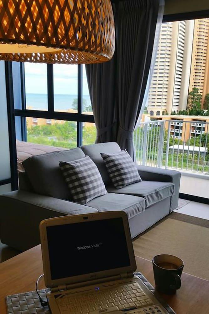 Baan Thew Talay Blue Sapphire