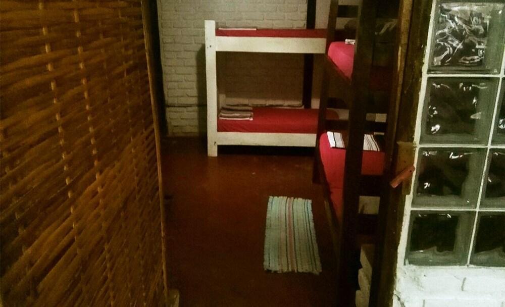 Pousada Navio Hostel e Camping Pop