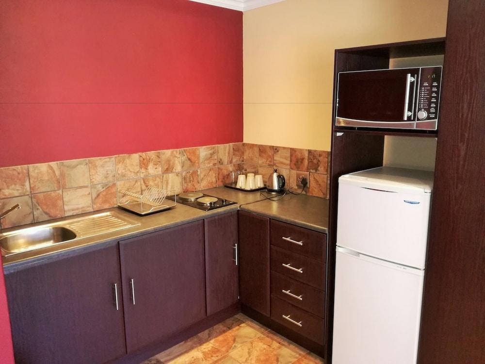 Africlassic River Lodge- Rivonia