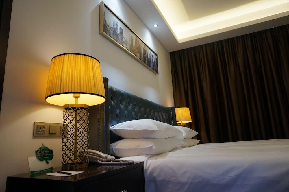 Atlantic Lumley Hotel