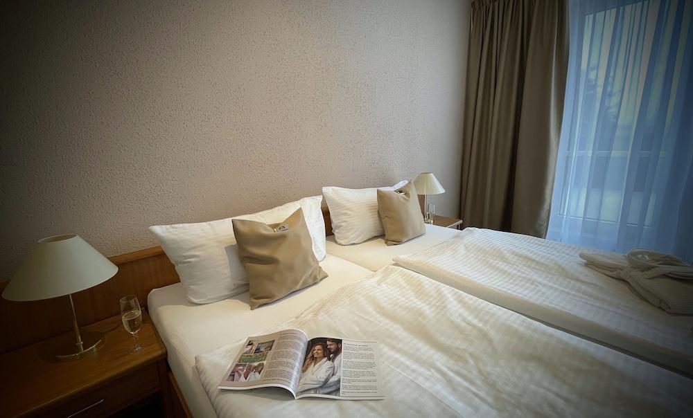 Lázeňský Hotel Pyramida I