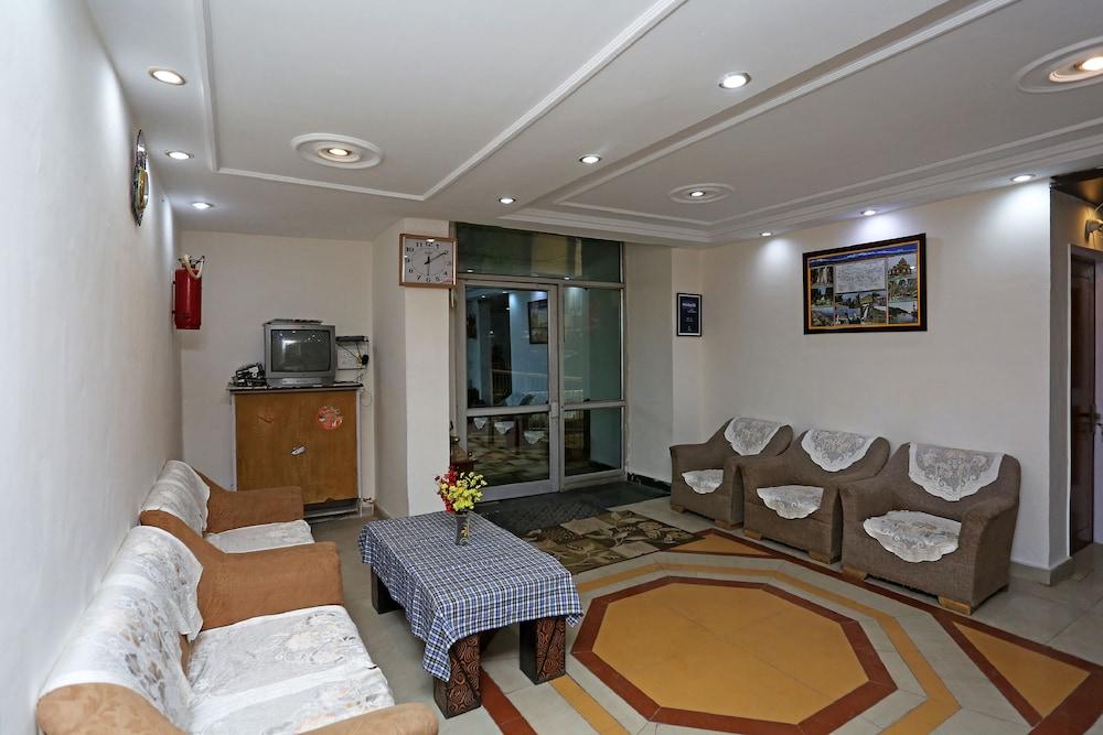 OYO 8637 Shivam Hotel