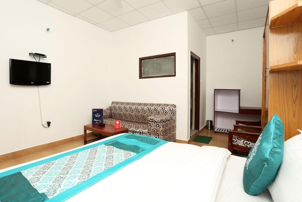 OYO 8714 Hotel Amar