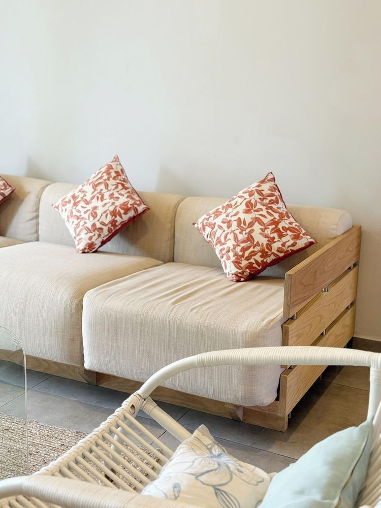 Choisy Les Bains with LOV