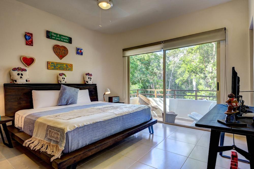 Peggy 2 BDRM apt sleeps 4 balcony