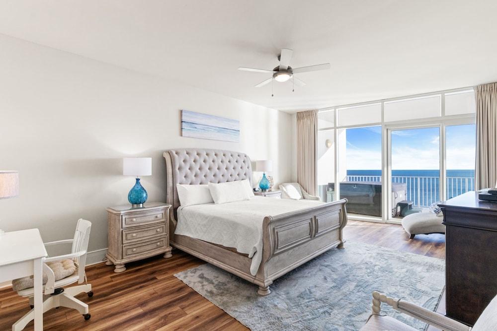 Turquoise Place 1908C