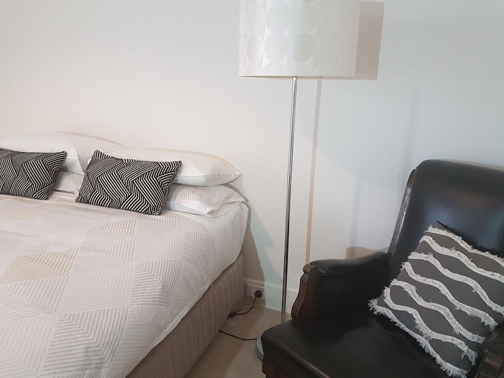 Newcastle Executive Homes - Cooks Hill Cottage