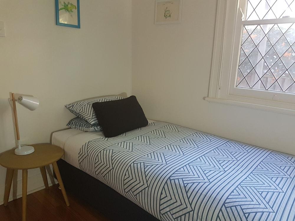 Newcastle Executive Homes - Cooks Hill Cottage