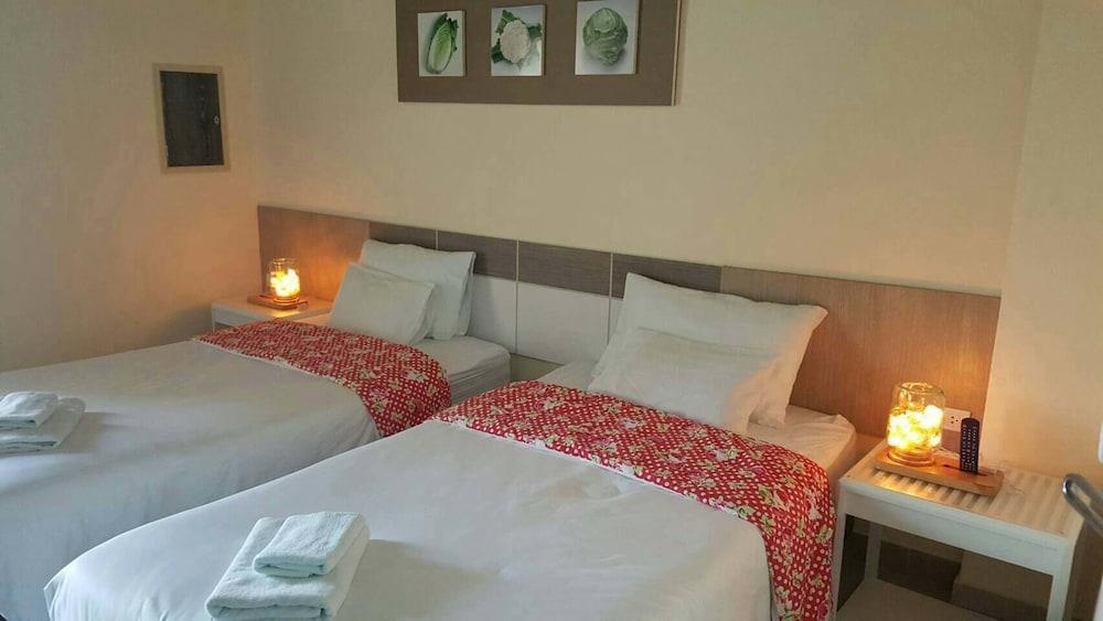 AA Villa Garden Airport