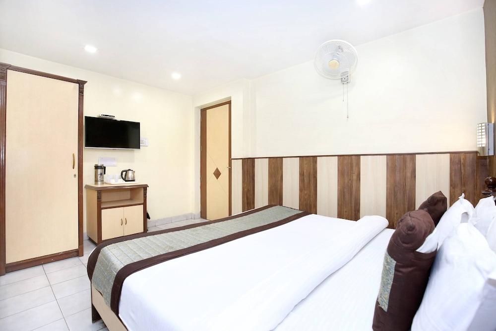 OYO 7445 Hotel Amritsar Residency