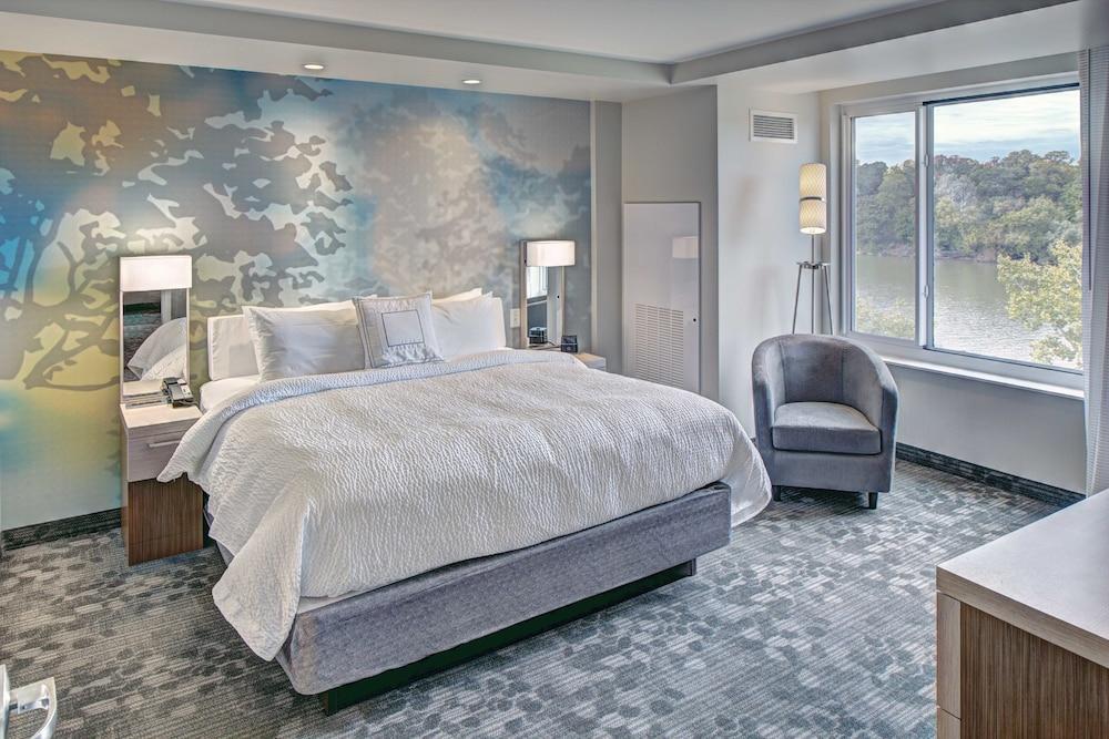 Courtyard by Marriott Appleton Riverfront