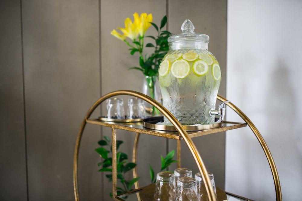 Legado Alcázar Hotel