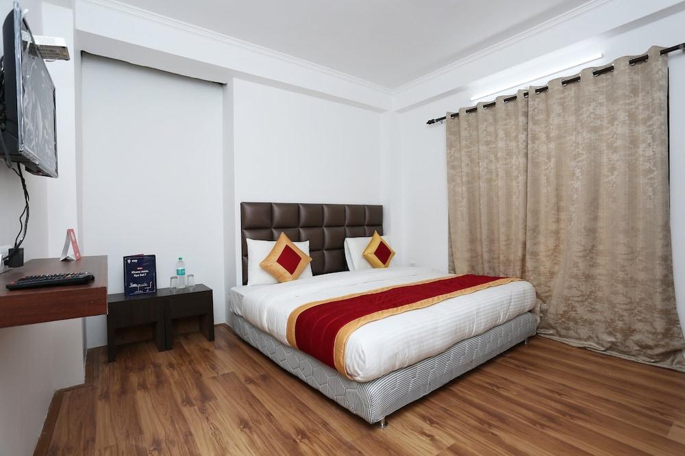 OYO 8985 Summer King