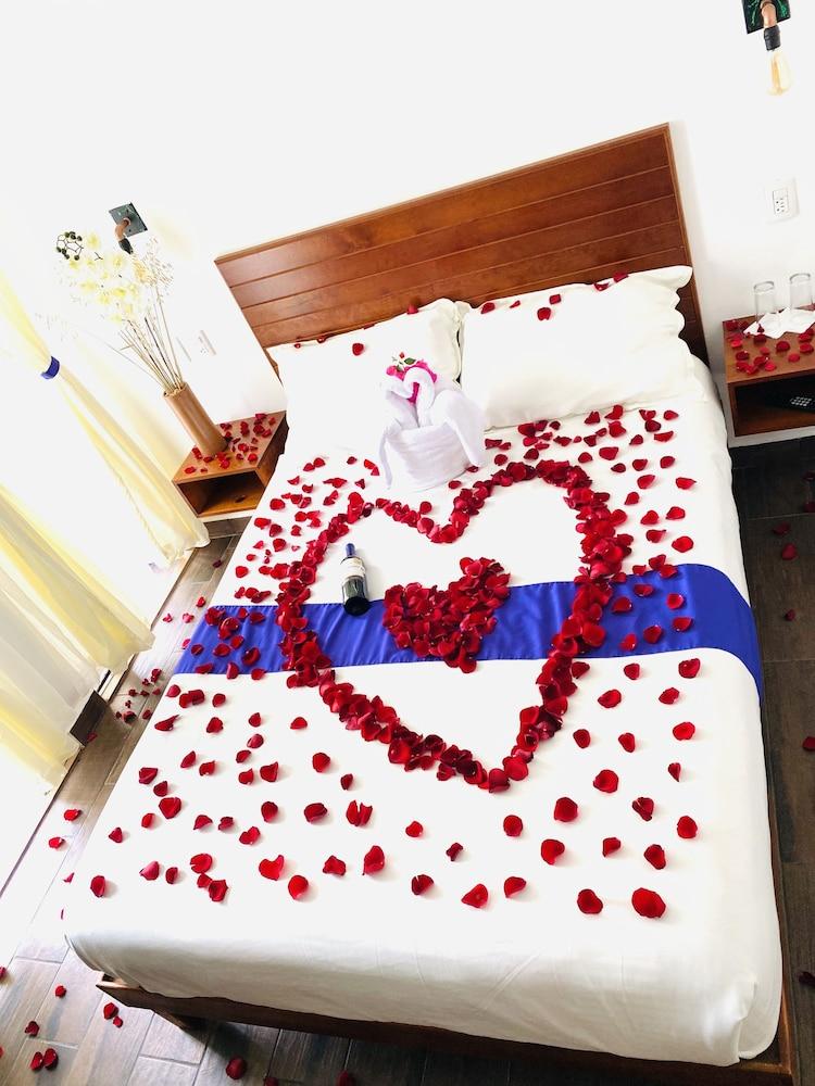 Hotel & Suites Cerro Rojo