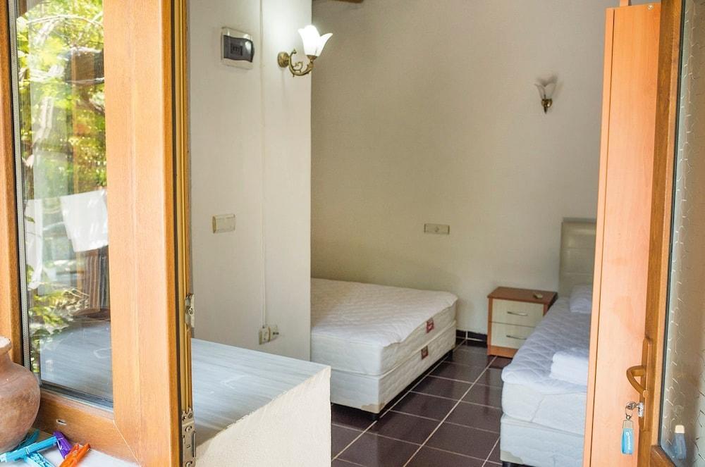 Assos Akropol Pansiyon