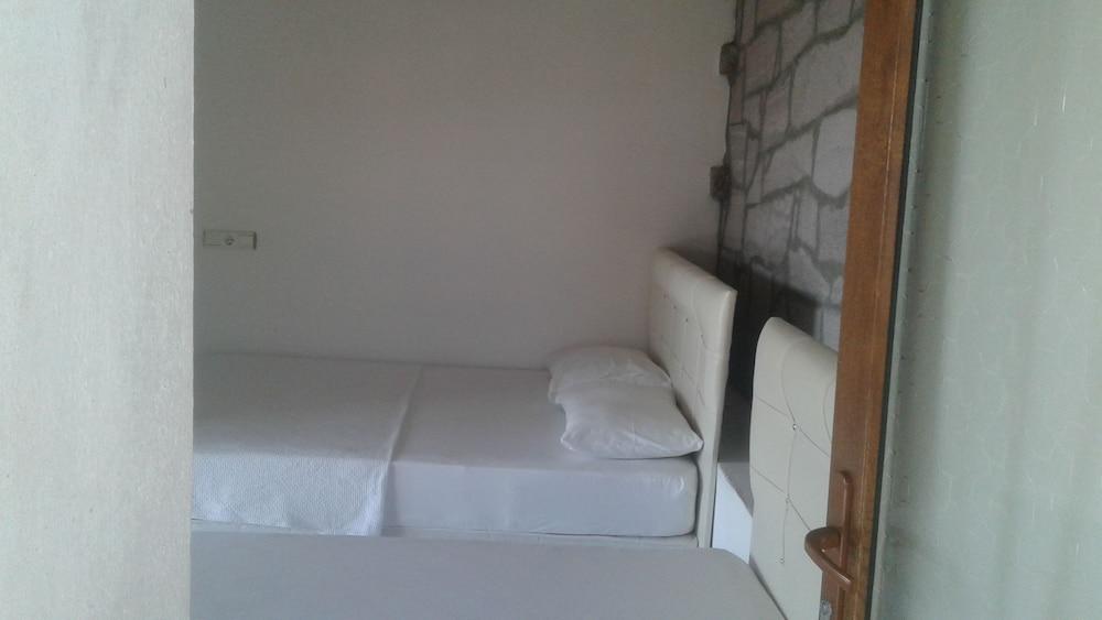 Assos Akropol Pansiyon