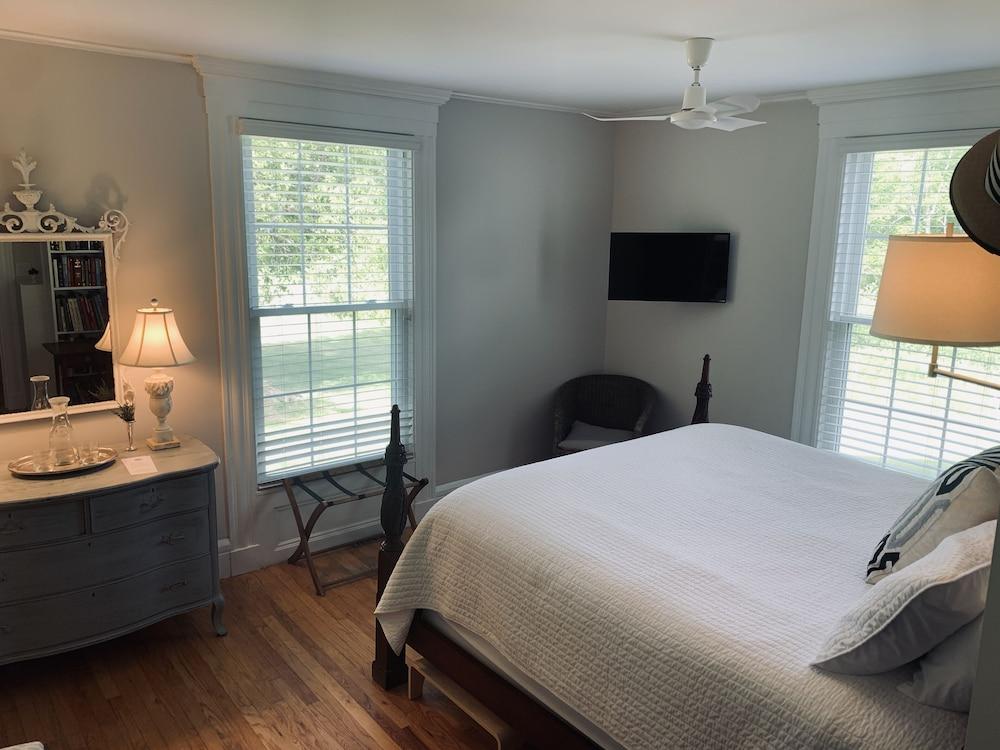 The Orchard House: Inn, Ice Cream, Cafe