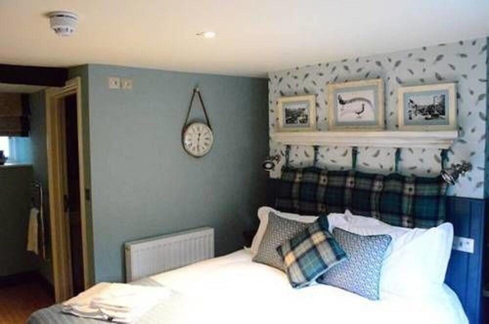 The Golden Pheasant Inn