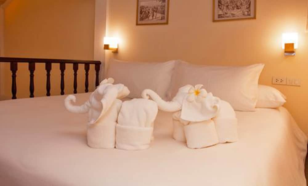 Chuchai Buri Sri Amphawa