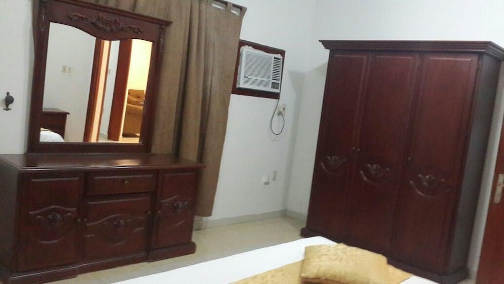 Leeka Suites Hotel