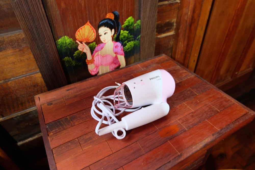 Baan Kun Tuad Ko Si Chang