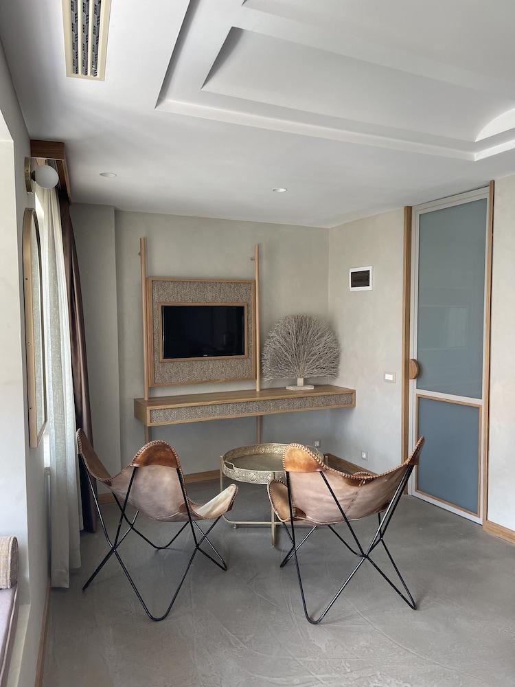 Monk Alacati - Adults Only