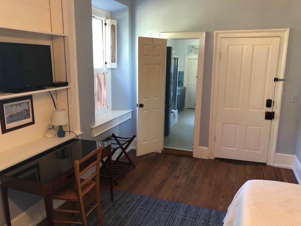 The Elizabethtown Inn