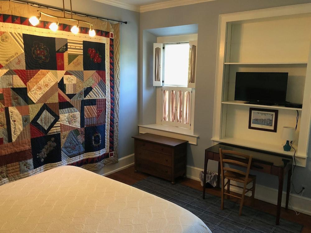 The Elizabethtown Inn