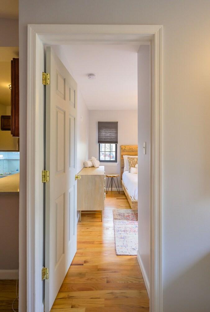 Deedee's Townhome Hamilton Park