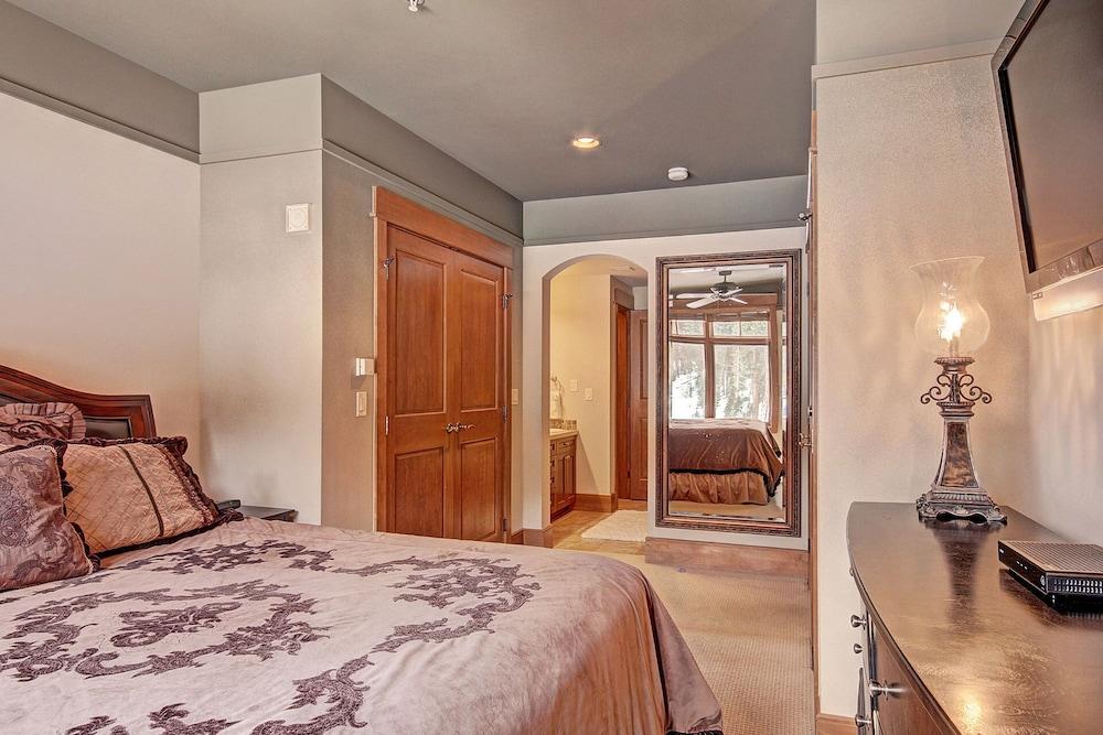 3044 Lone Eagle 2 Bedroom Condo by RedAwning