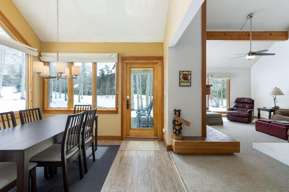 1610 Quicksilver 2 Bedroom Condo by RedAwning