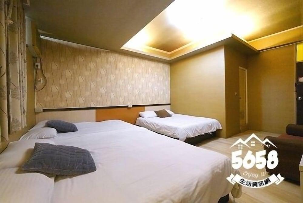 Taichung Fengjia duduhouse