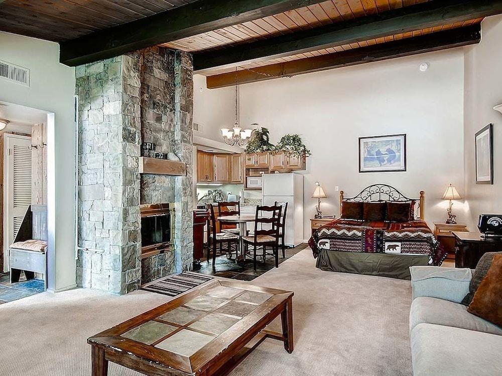 Aspenwood L11 - Studio Condo