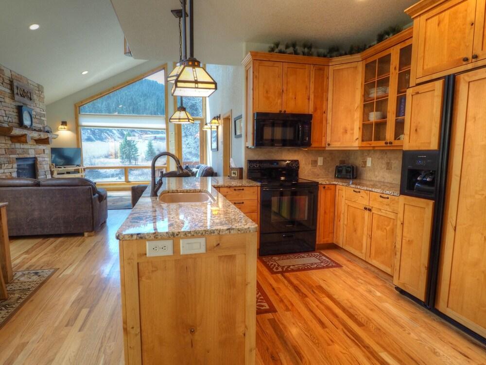 Rambling River - 4 Br Townhouse