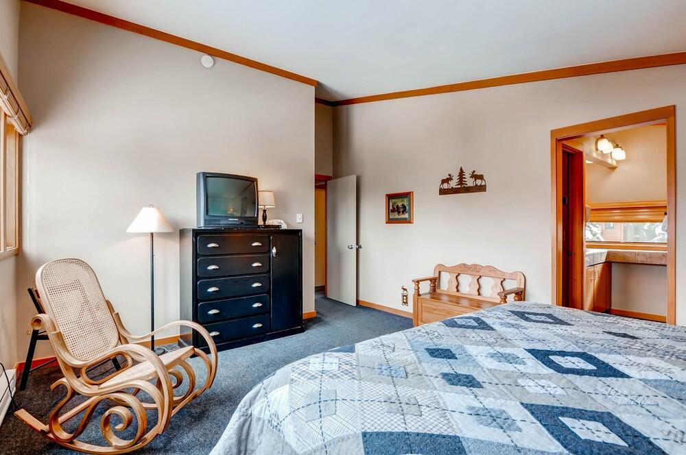 Tennis Townhomes 1331