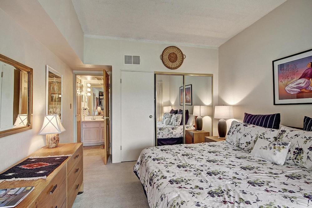 Wonderful Spacious Ski Condo - SH504 by Redawning