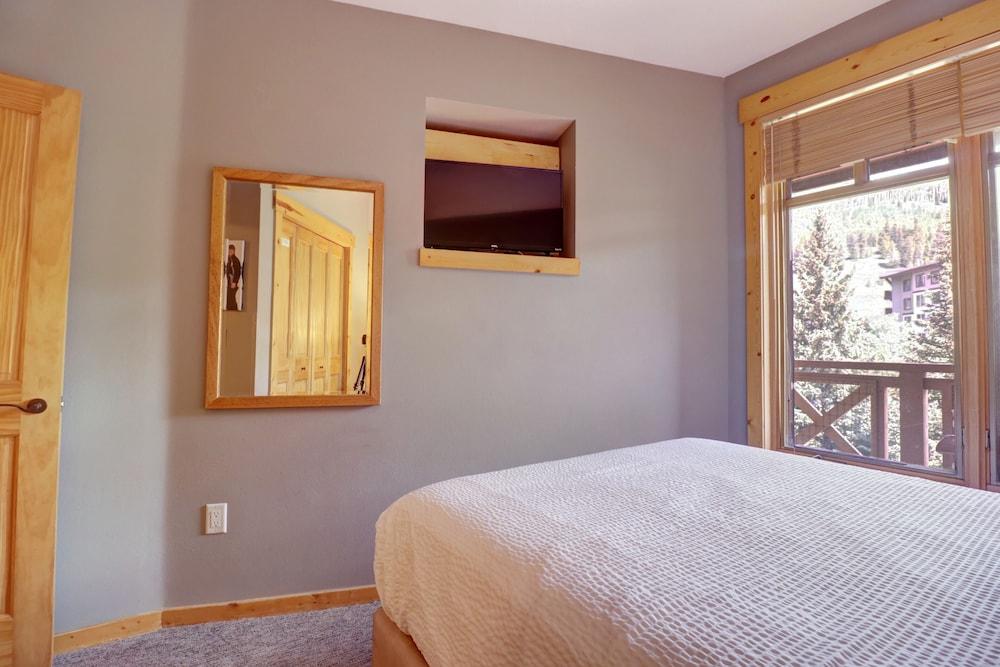 Stunning Views From This Condo - TM325 by RedAwning