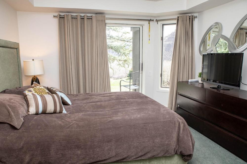 Ridgepoint Townhomes