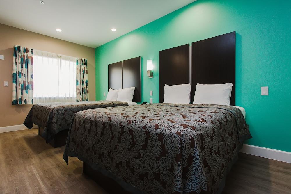 Palace Inn and Suites - Willowbrook Mall