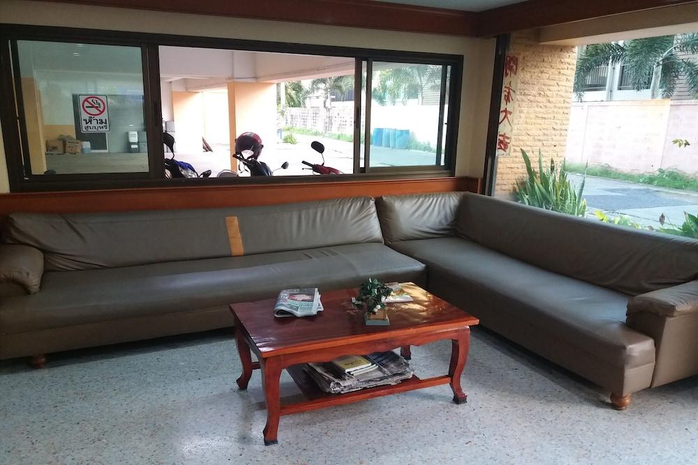 Chaiyaphruk Grand Hotel