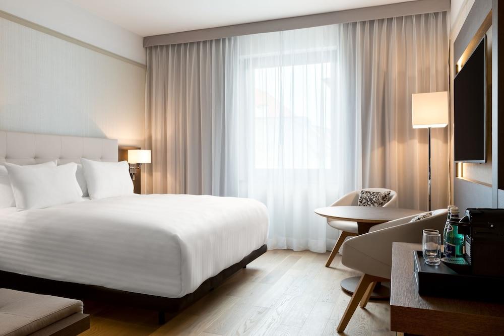 AC Hotel by Marriott Wroclaw