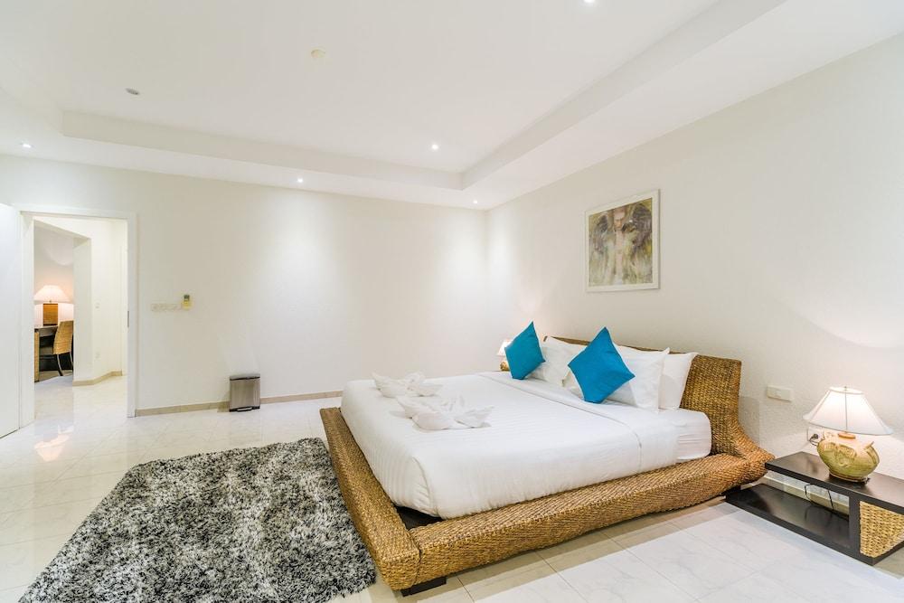 Luxury Pool Villa 52