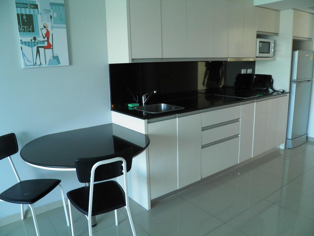 Nova Ocean View - 802 by Axiom